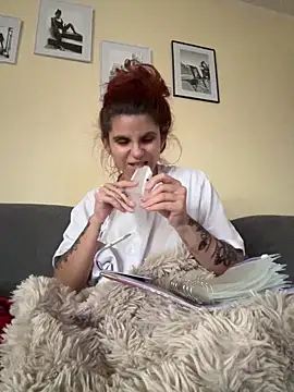 Snapshot of Brutecia2002 chatting on December 16, 12:20 pm Brutecia2002 online show from December 16, 12:20 pm