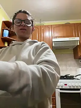 Brutecia2002 online show from March 27, 7:59 pm