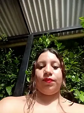 Snapshot of Shell_Latina chatting on May 30, 3:35 am Shell Latina online show from May 30, 3:35 am