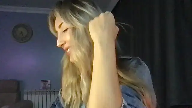 Pyrelissa online show from December 18, 3:27 pm