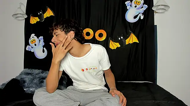 maicol cum23 online show from October 25, 4:33 am