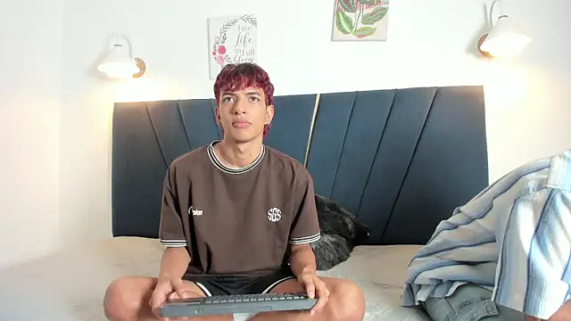 Snapshot of maicol_cum23 chatting on February 5, 4:30 am maicol cum23 online show from February 5, 4:30 am