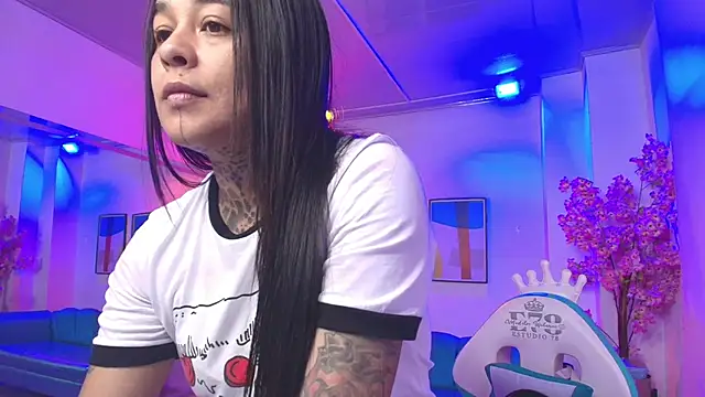 Black roseee online show from April 12, 3:54 am