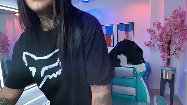 Black roseee online show from May 24, 10:48 am