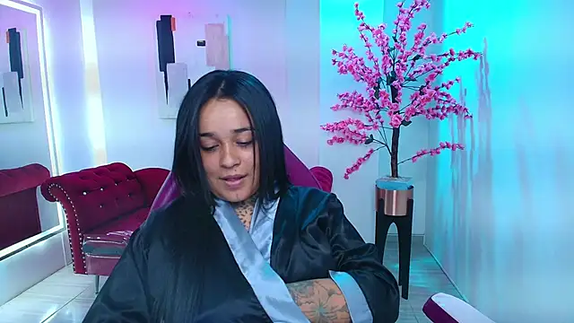 Black roseee online show from December 5, 8:57 am