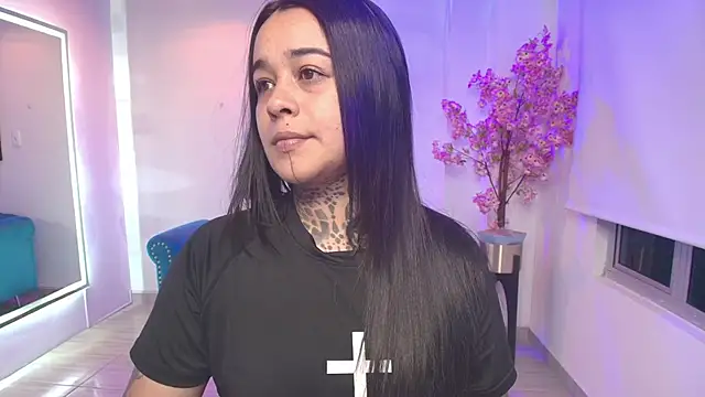 Black roseee online show from April 15, 3:56 am