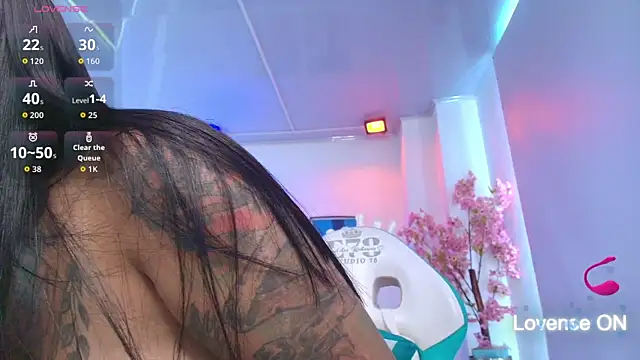 Black roseee online show from May 17, 3:45 pm
