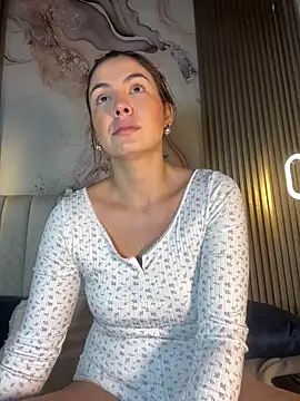 Dakota Evanns online show from November 11, 8:25 pm