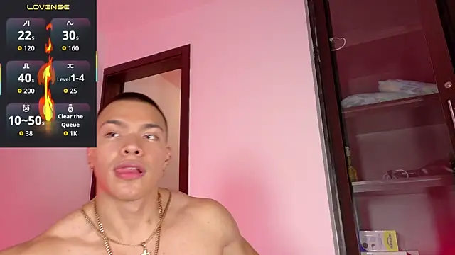 adriel escalante online show from June 2, 11:16 pm