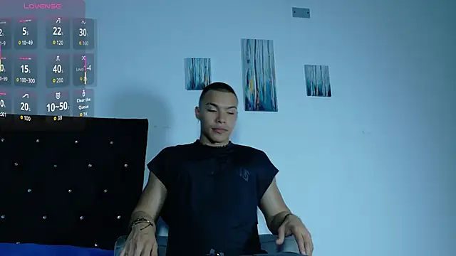 adriel escalante online show from April 24, 2:02 am