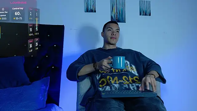 adriel escalante online show from April 20, 2:36 am