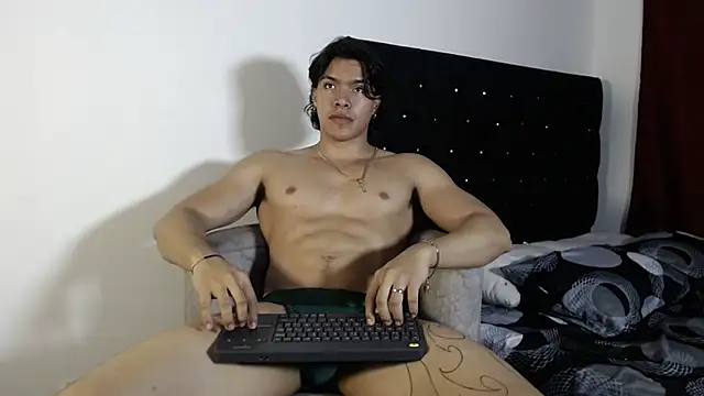 adriel escalante online show from December 23, 3:28 am