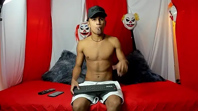 Snapshot of hotvain_cum23 chatting on October 14, 7:47 pm hotvain cum23 online show from October 14, 7:47 pm