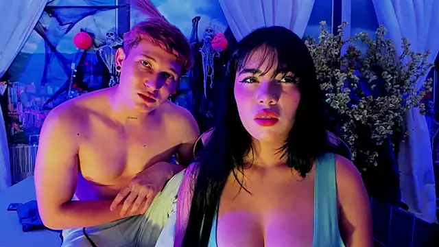 Sarahwalkerr online show from October 22, 2:05 pm