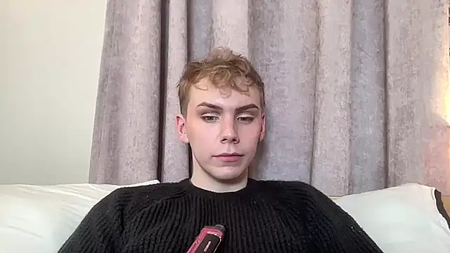 Snapshot of scottishtwink01 chatting on October 19, 10:01 pm scottishtwink01 online show from October 19, 10:01 pm