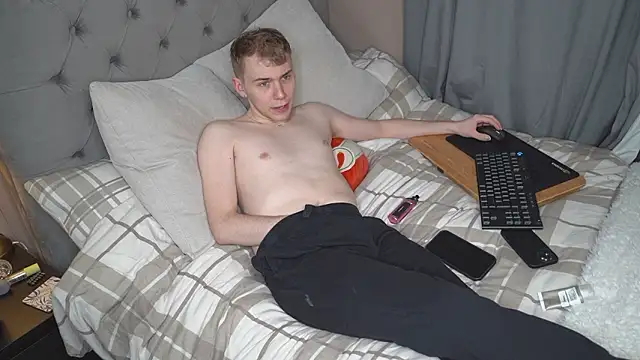 scottishtwink01 online show from March 29, 11:50 pm