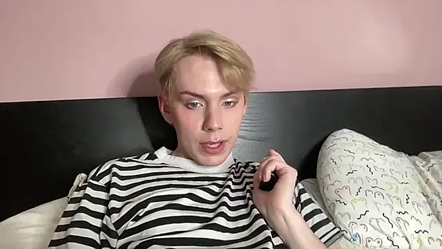Snapshot of scottishtwink01 chatting on September 29, 8:03 pm scottishtwink01 online show from September 29, 8:03 pm