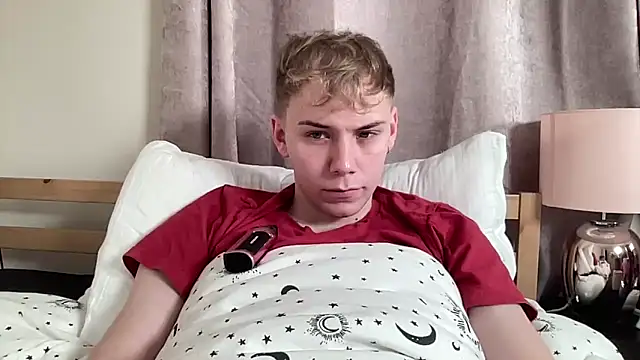 Snapshot of scottishtwink01 chatting on September 23, 10:28 pm scottishtwink01 online show from September 23, 10:28 pm