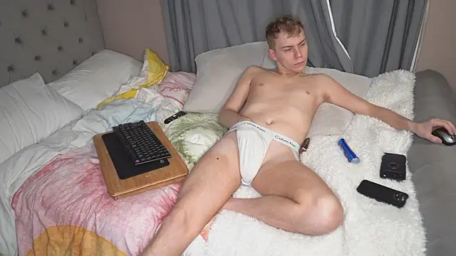 scottishtwink01 online show from April 12, 8:01 pm