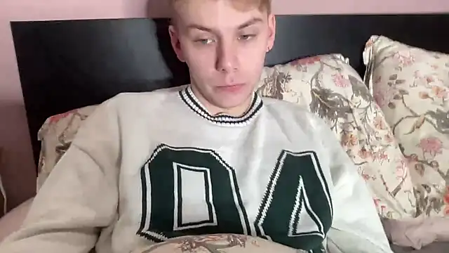 Snapshot of scottishtwink01 chatting on October 13, 5:36 pm scottishtwink01 online show from October 13, 5:36 pm