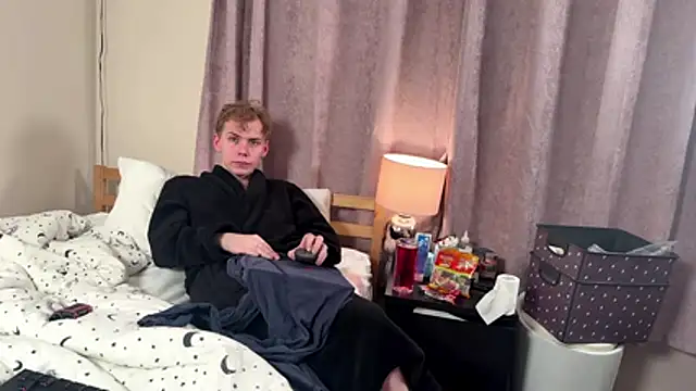 Snapshot of scottishtwink01 chatting on November 5, 11:52 pm scottishtwink01 online show from November 5, 11:52 pm