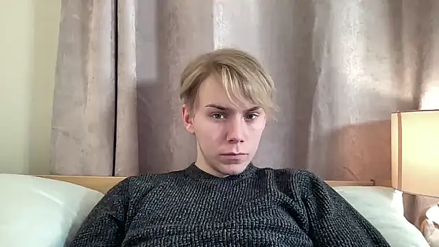 Snapshot of scottishtwink01 chatting on October 2, 1:20 am scottishtwink01 online show from October 2, 1:20 am