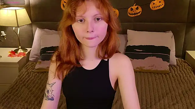 Snapshot of AlisHanson chatting on October 16, 2:03 pm AlisHanson online show from October 16, 2:03 pm
