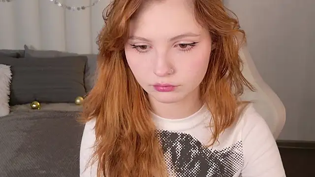 Snapshot of AlisHanson chatting on December 15, 8:09 am AlisHanson online show from December 15, 8:09 am