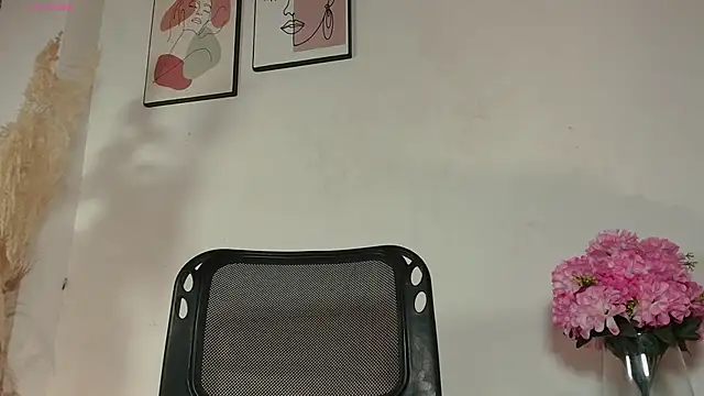 Missandy  online show from November 24, 8:20 pm