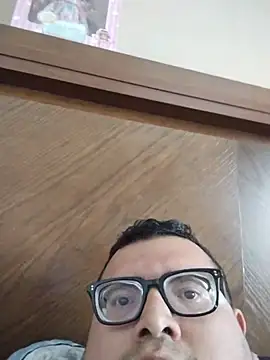 Santiagoqro85 online show from November 30, 8:31 pm