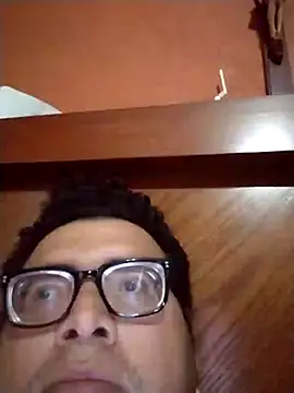 Santiagoqro85 online show from November 2, 10:48 pm