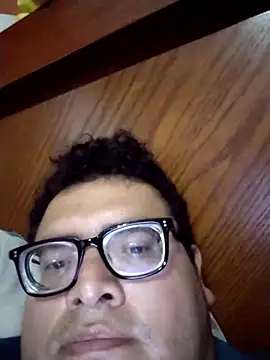 Snapshot of Santiagoqro85 chatting on October 12, 1:34 pm Santiagoqro85 online show from October 12, 1:34 pm