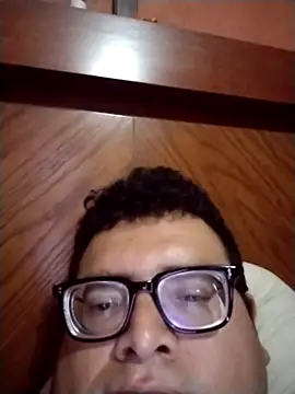 Snapshot of Santiagoqro85 chatting on October 10, 12:50 pm Santiagoqro85 online show from October 10, 12:50 pm