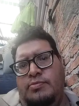 Snapshot of Santiagoqro85 chatting on October 13, 7:26 pm Santiagoqro85 online show from October 13, 7:26 pm
