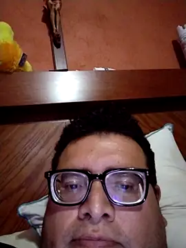 Snapshot of Santiagoqro85 chatting on October 5, 4:36 am Santiagoqro85 online show from October 5, 4:36 am