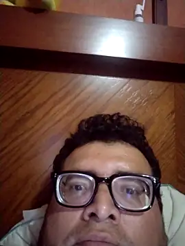 Santiagoqro85 online show from October 22, 3:06 am