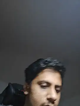 Snapshot of eyepach96 chatting on November 9, 1:42 am eyepach96 online show from November 9, 1:42 am