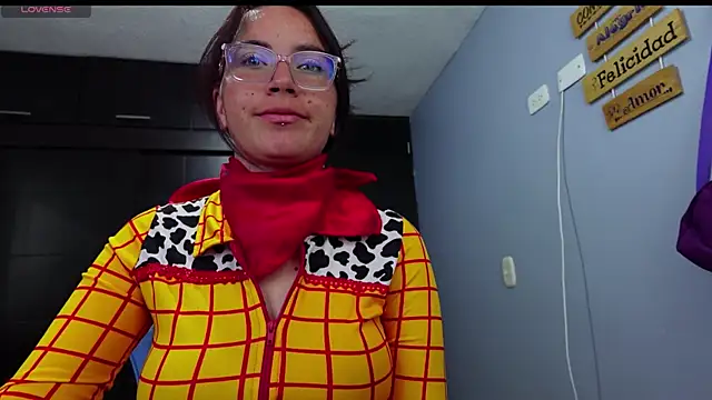 Snapshot of iriss_cardenas chatting on September 23, 11:17 am iriss cardenas online show from September 23, 11:17 am