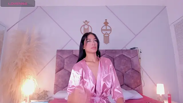 nicol giraldoo online show from April 28, 3:44 am