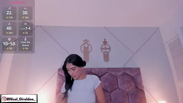 nicol giraldoo online show from April 7, 3:52 am