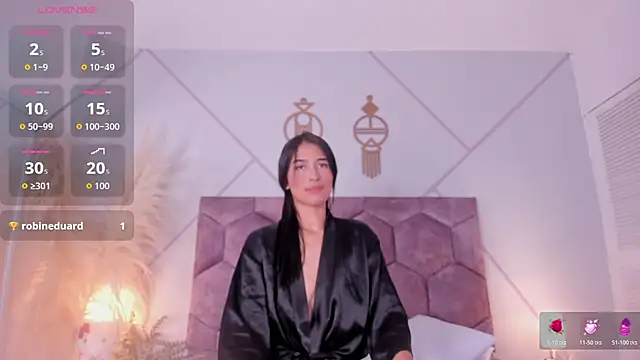 nicol giraldoo online show from May 12, 3:25 am