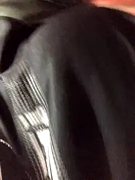 luzmelzinha online show from October 4, 2:46 am