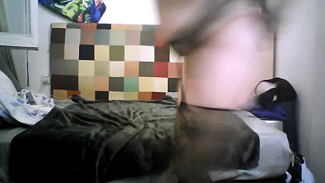 Snapshot of tuplaceroll chatting on October 1, 2:27 am tuplaceroll online show from October 1, 2:27 am