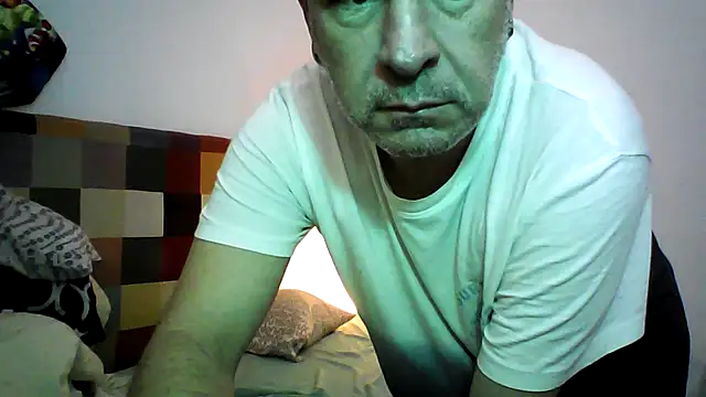 Snapshot of tuplaceroll chatting on October 27, 2:12 am tuplaceroll online show from October 27, 2:12 am