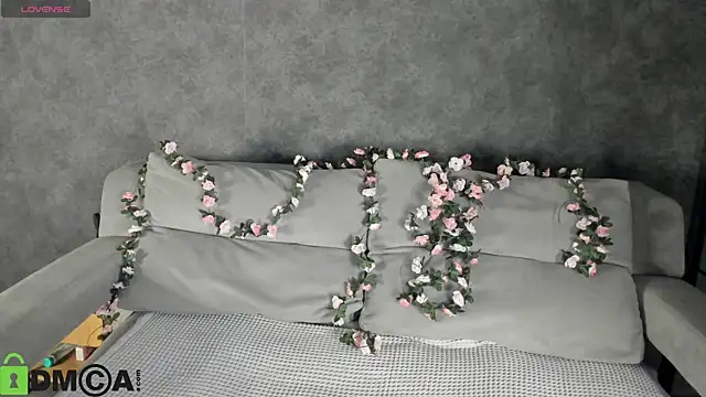 Snapshot of Raybe-Vins chatting on November 14, 5:27 pm Raybe-Vins online show from November 14, 5:27 pm