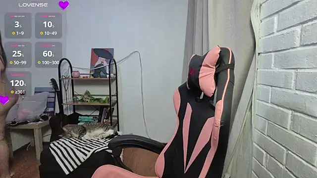 valentinauwu online show from March 21, 6:25 am