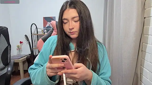valentinauwu online show from May 2, 2:17 am