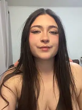 Snapshot of valentinauwu chatting on July 2, 3:23 am valentinauwu online show from July 2, 3:23 am