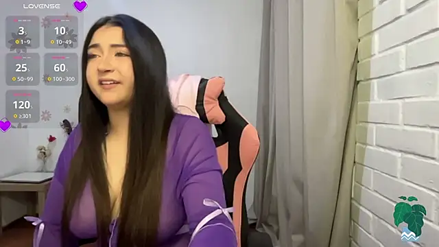 valentinauwu online show from April 8, 1:40 am