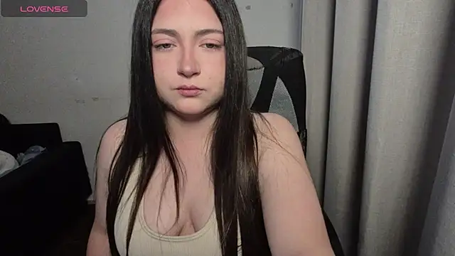 valentinauwu online show from December 20, 1:08 am